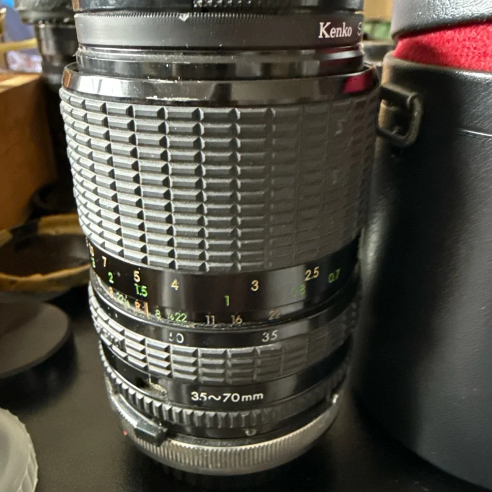 Sigma Beauty Black Camera Lens with Case
